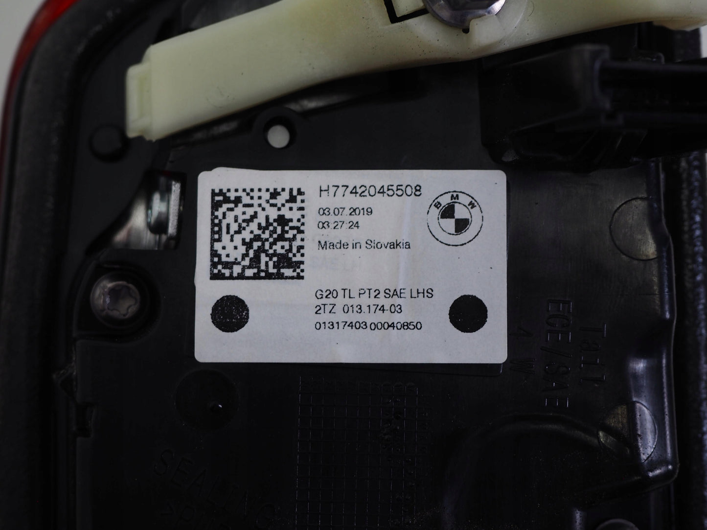 BMW G20 US Spec Tail light RH and LH, OEM, Part number: 2453676588