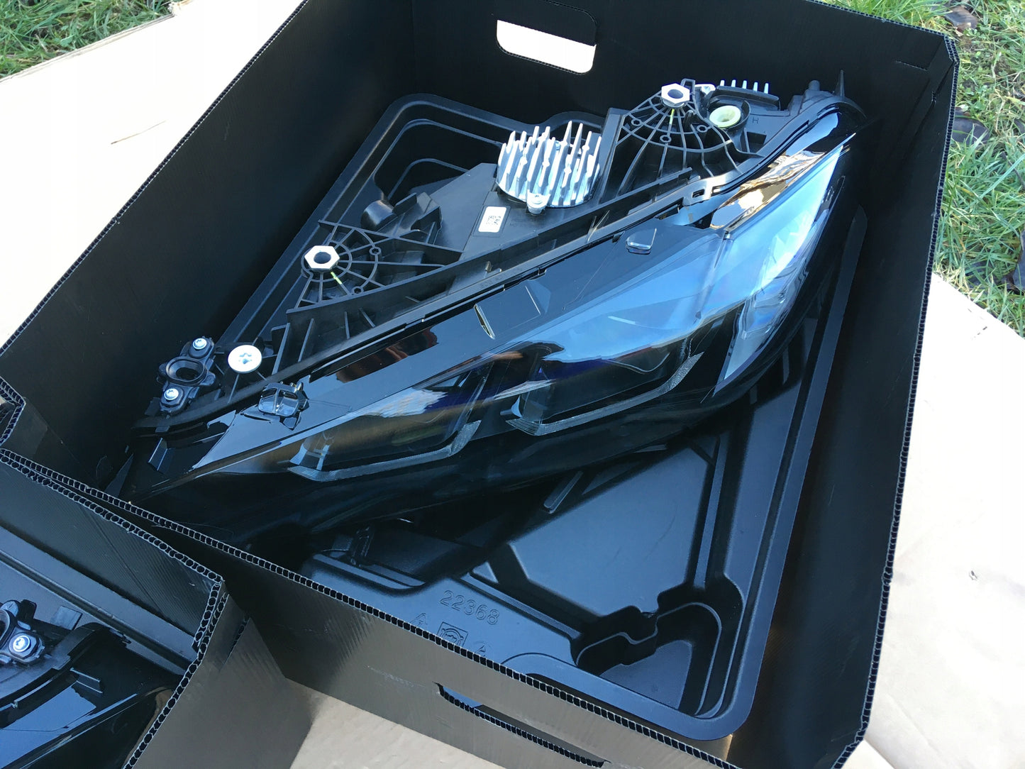 BMW 4 series USA headlight Black shadow line, L + R, OEM, Part number: