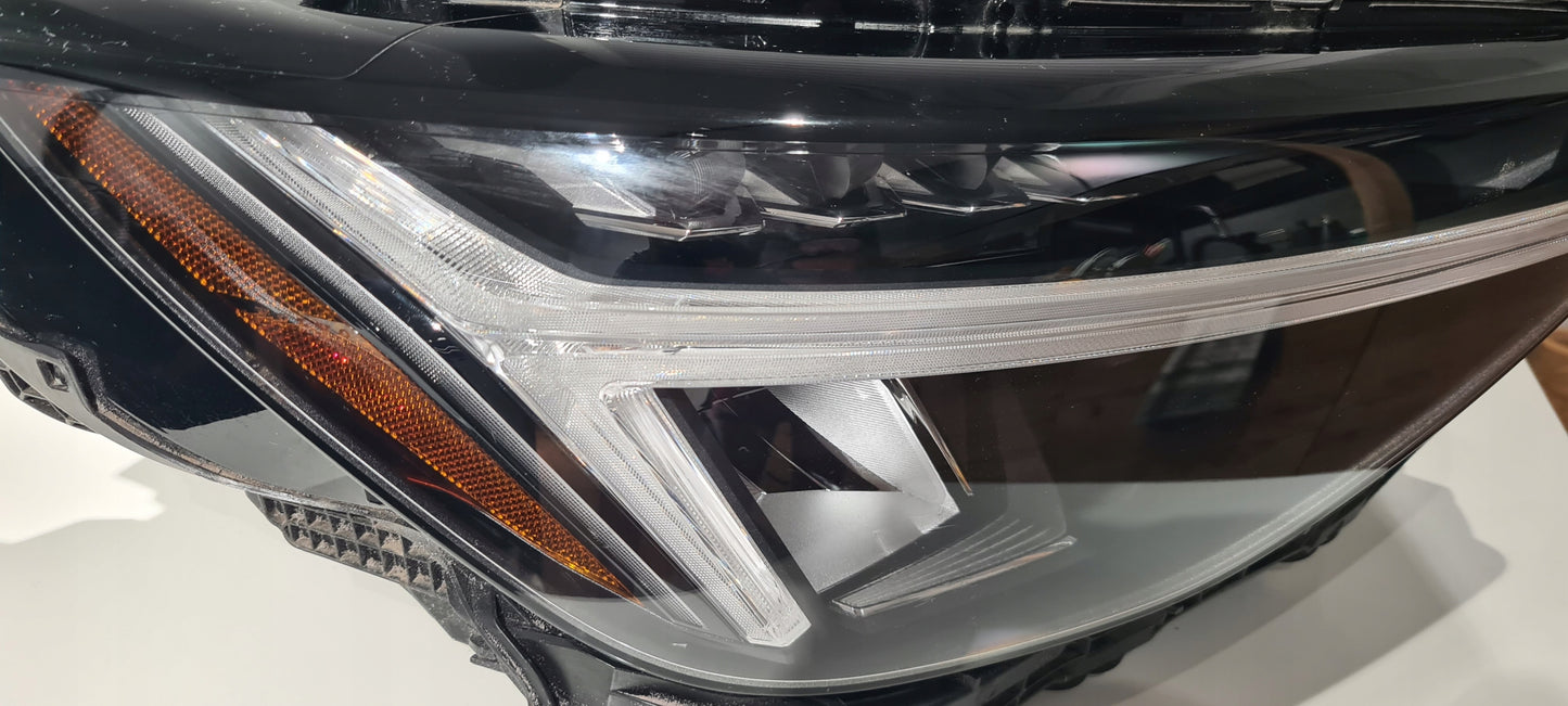 Volvo XC40 Lift headlight LED RH USA, OEM, Part number: 32392319